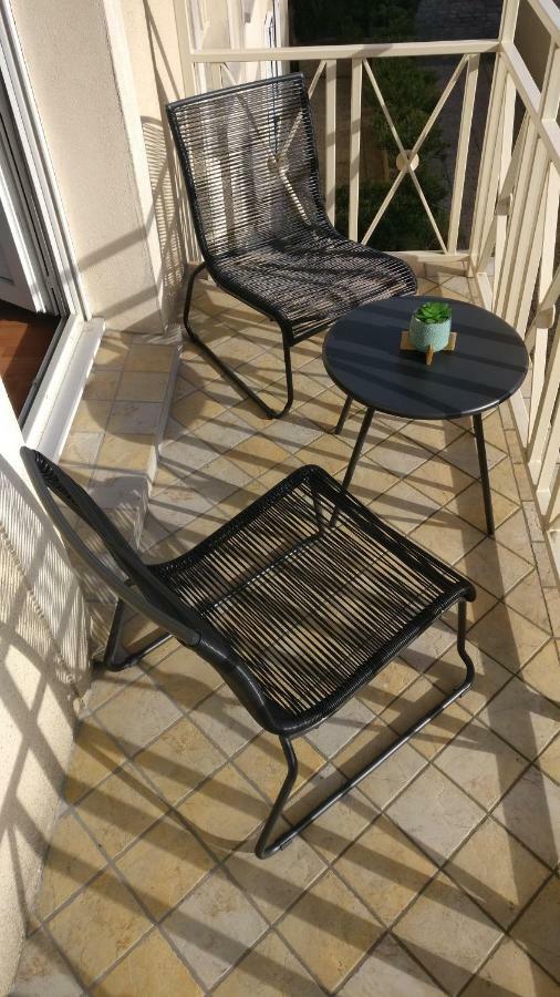 פונטנבלו Studio Royal By Beds4Wanderlust - Place Du Marche Avec Parking Prive מראה חיצוני תמונה
