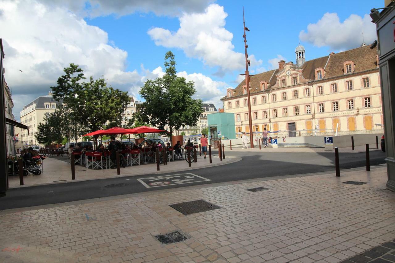 פונטנבלו Studio Royal By Beds4Wanderlust - Place Du Marche Avec Parking Prive מראה חיצוני תמונה