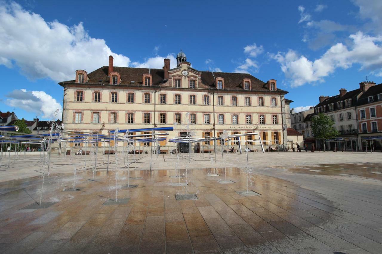 פונטנבלו Studio Royal By Beds4Wanderlust - Place Du Marche Avec Parking Prive מראה חיצוני תמונה