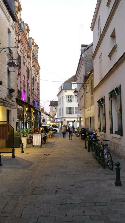 פונטנבלו Studio Royal By Beds4Wanderlust - Place Du Marche Avec Parking Prive מראה חיצוני תמונה